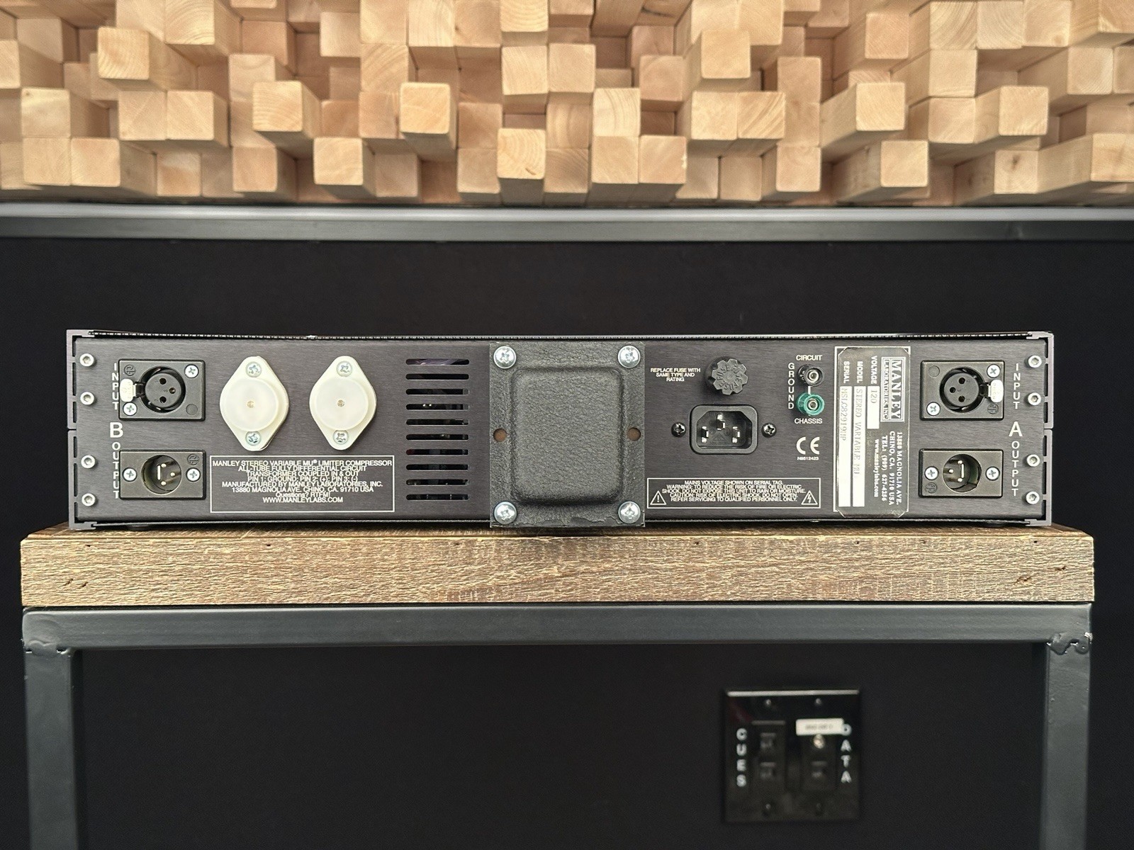 Manley Labs Variable MU Stereo Tube Compressor Limiter. HP Filter SC. Vari Mu