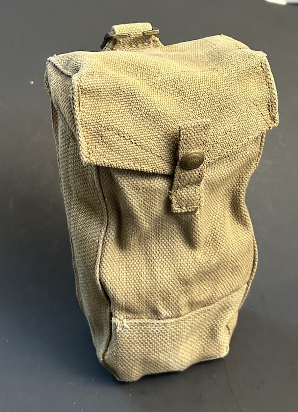 ORIGINAL 1944 Khaki WWII British P37 Sten Gun Ammo Pouch Broad Arrow