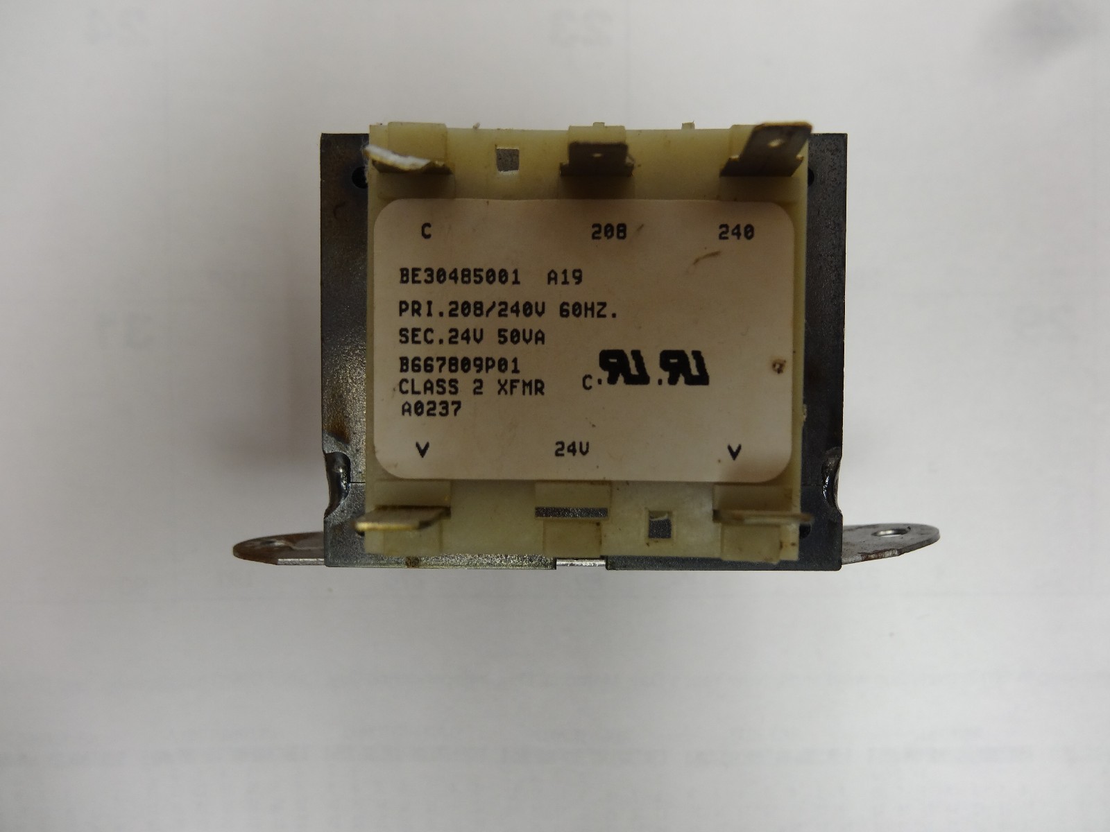 Basler Transformer BE30485001; 208/240V, 60HZ-----"USED"