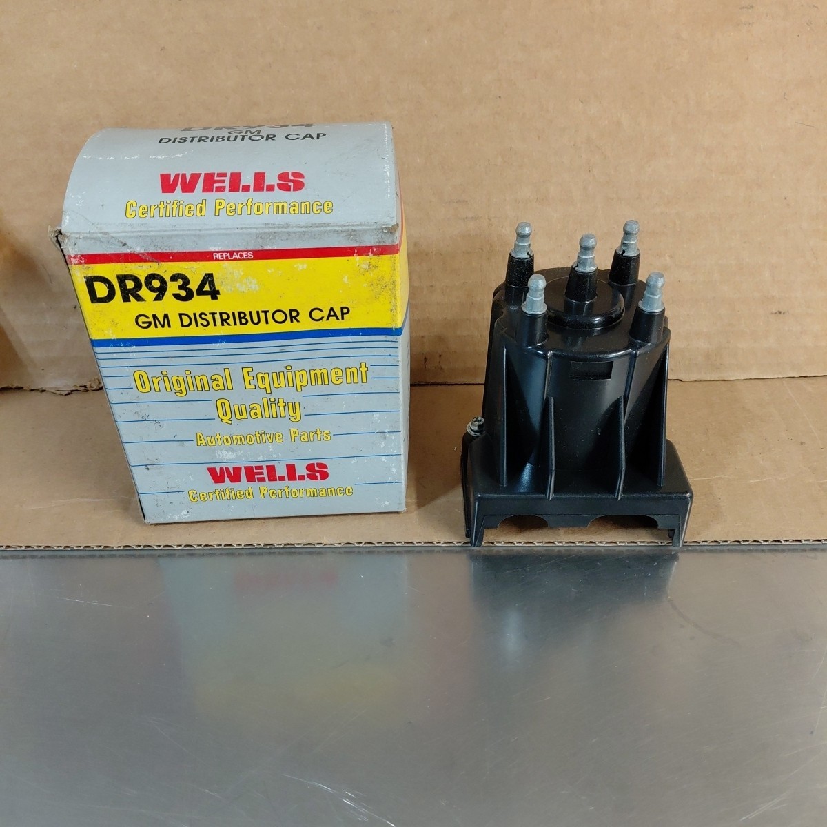 New Wells 4 Cylinder Distributor Cap 1985-1986 Chevrolet GM 1987948 10495822
