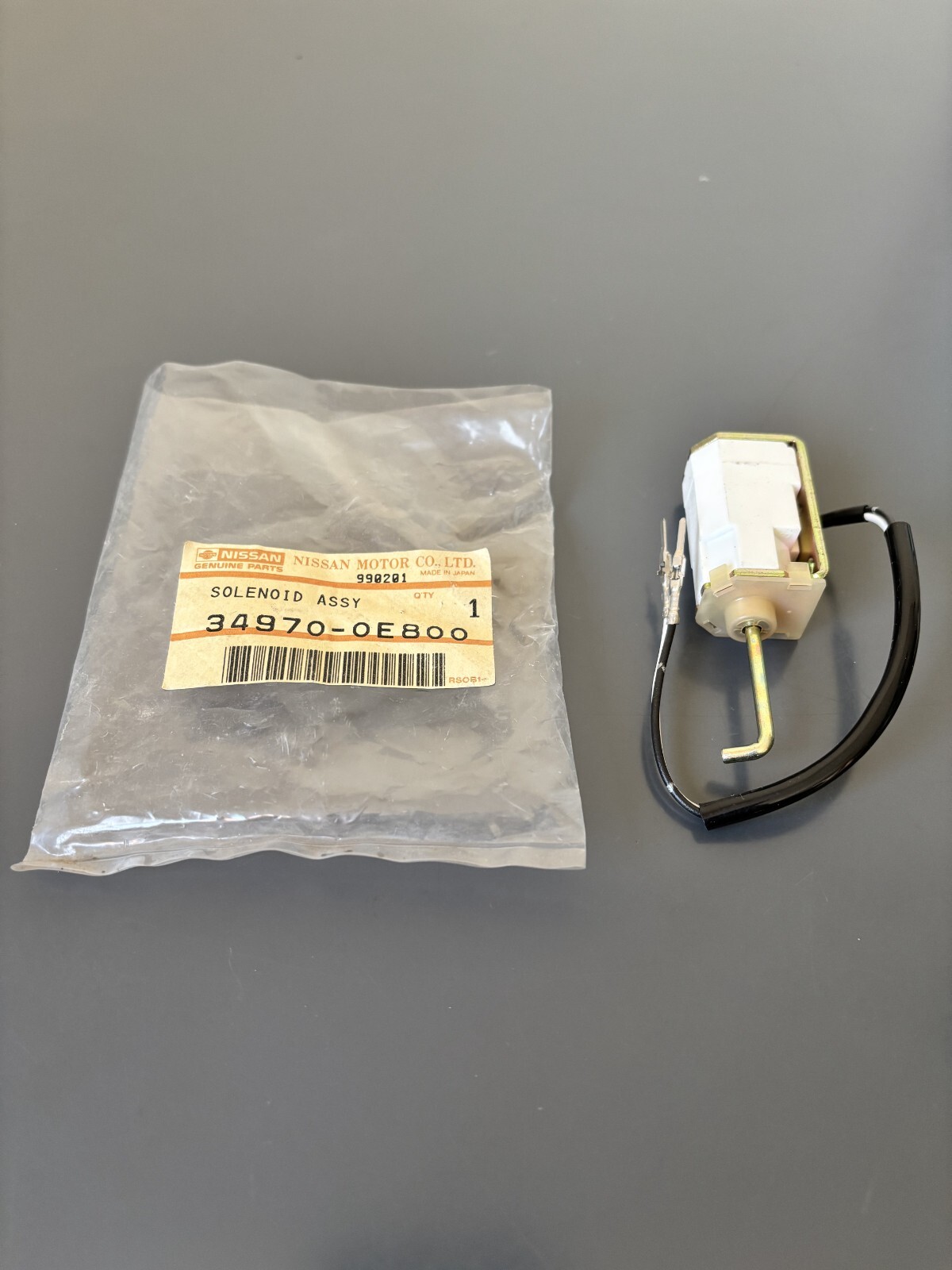 Nissan Bluebird Solenoid Assy 34970-0E800 Genuine OEM New old parts
