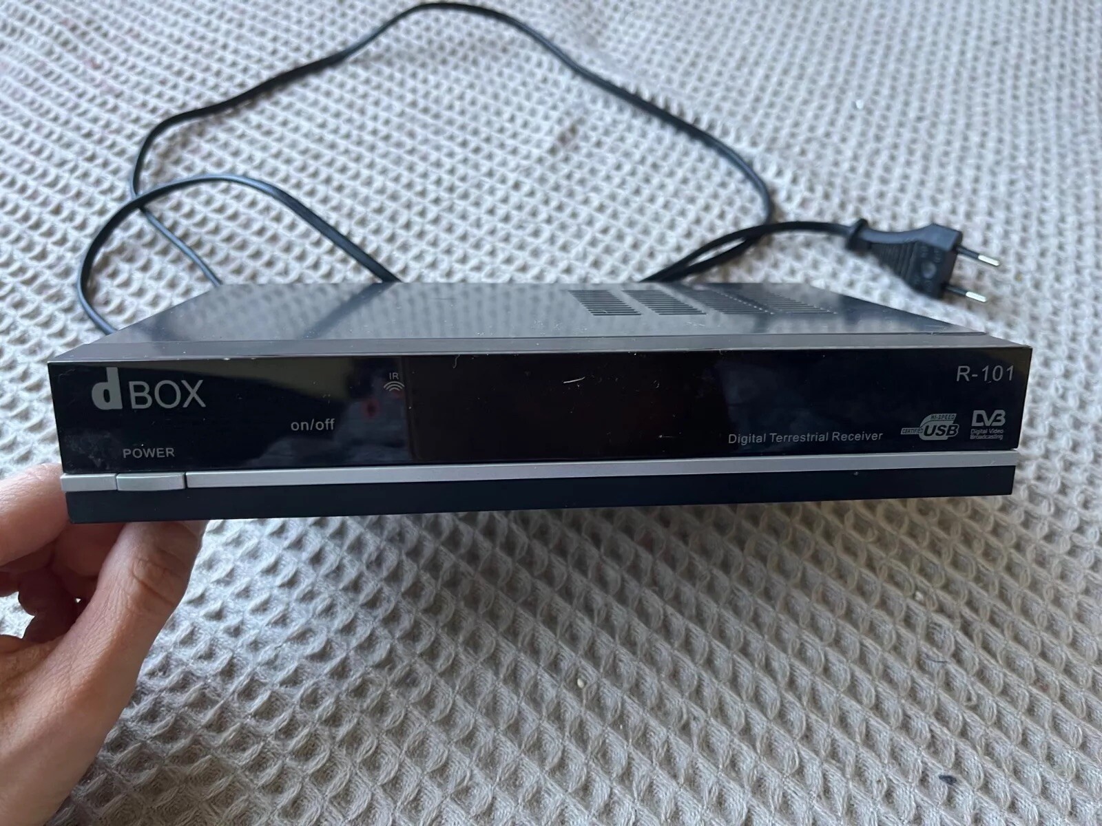 Digital Terrestrial Receiver R-101 D-BOX HI-Speed USB Tested working