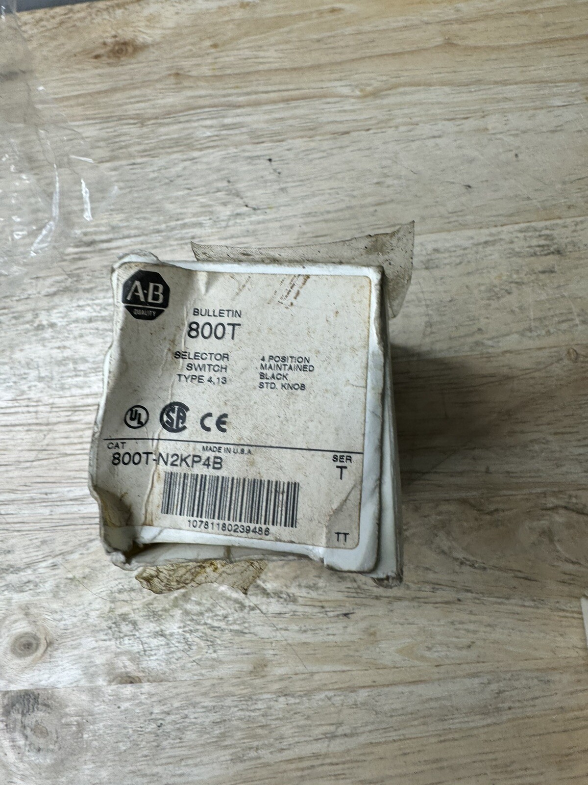 Allen Bradley 800T-N2KP4B Selector Switch 4 Position New Open Box