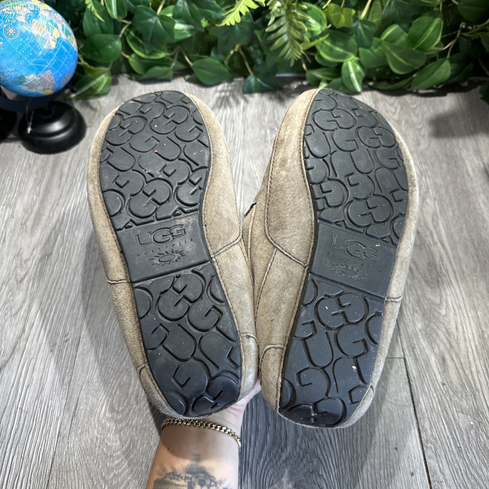 UGG Australia Ascot Suede Slipper 5775 Gray sheepskin lined Size 10