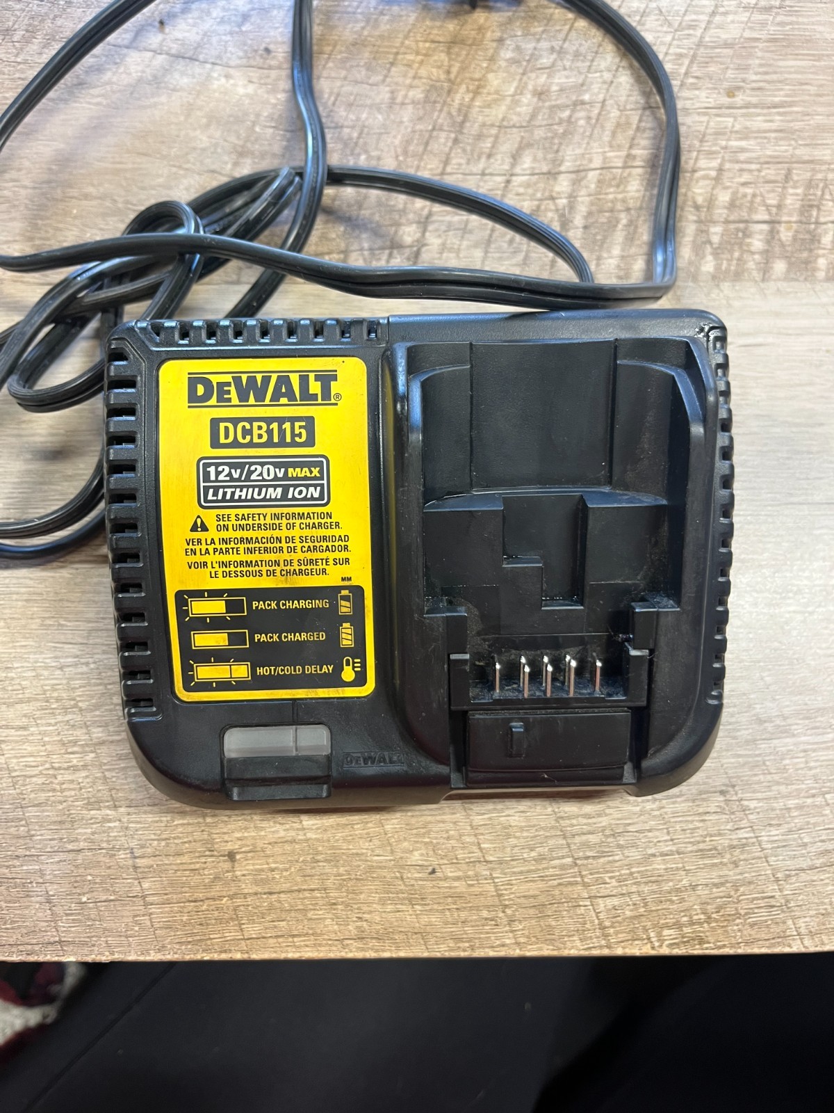 DeWalt DCB115 12V/20V MAX Lithium Ion Charger - Used but everything works