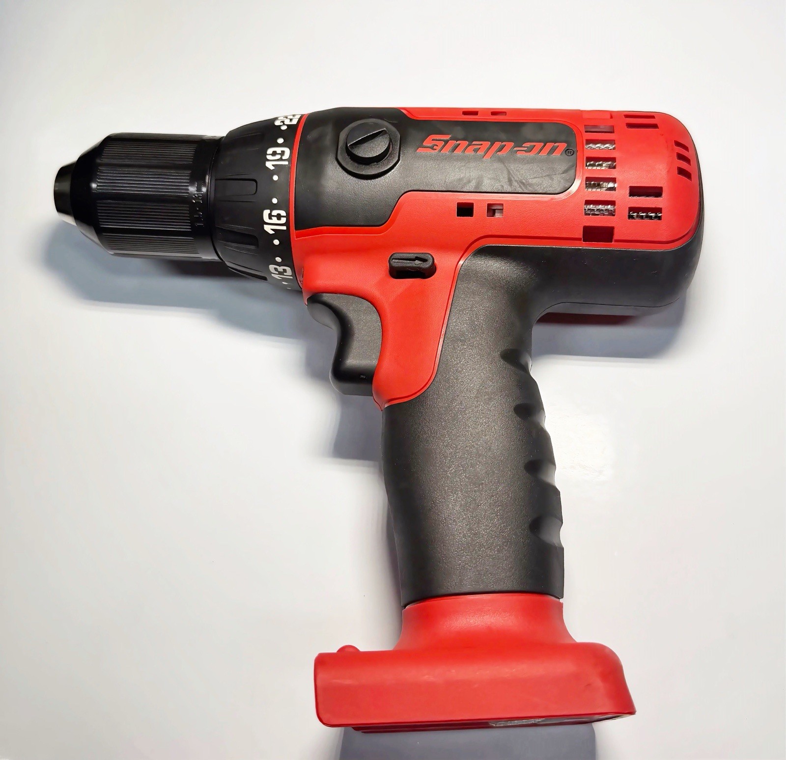 Snap On - CDR8815 -  Red 18V 2-Speed Cordless 1/2” Drill w/ Battery CTB8187
