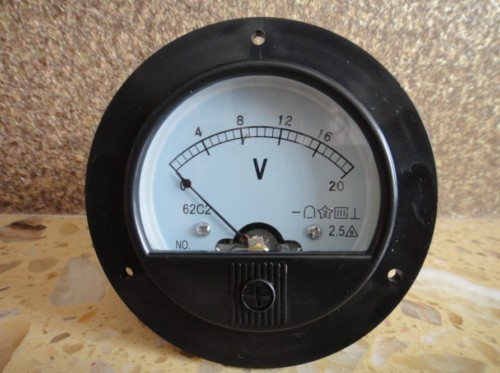62C2 DC 20V Round Analog Panel Meter Volt Voltage Meter Voltmeter Gauge 0-20V