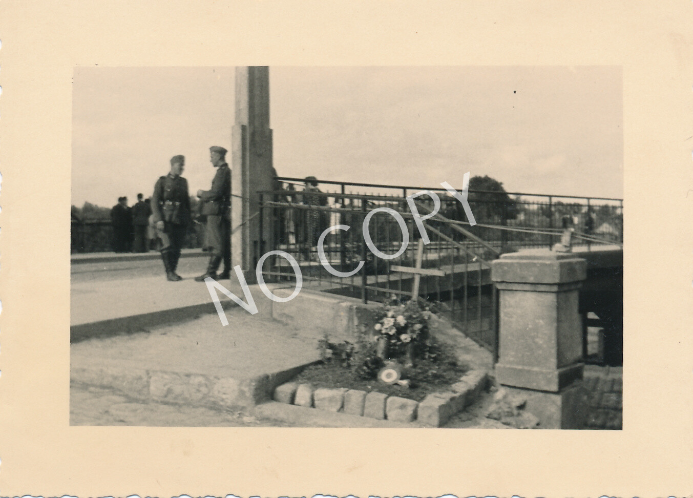 Photo WW II Wehrmacht Grave of a Fallen Soldier France J1.31