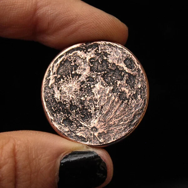 Solid Copper Moon 1" coin