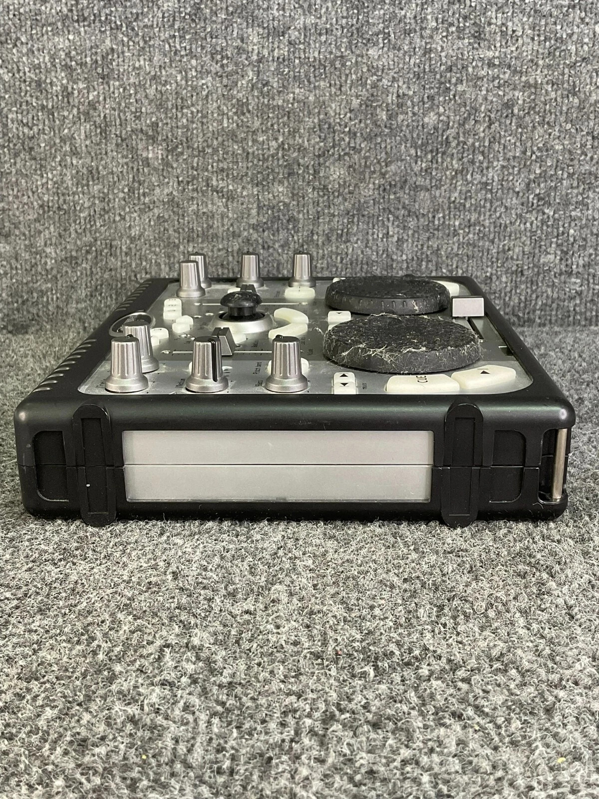 Hercules USB DJControl MP3 e2 2-Channel DJ Controller Compact & Portable