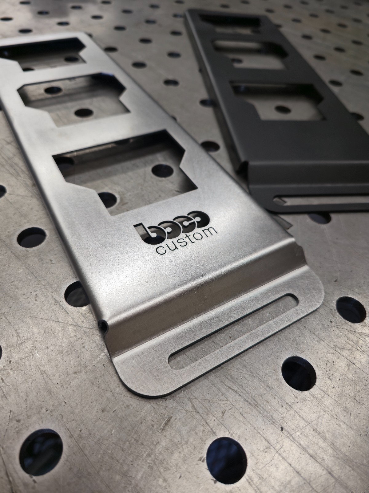 Milwaukee Packout Accessory Mount , Steel Low-Profile Wall Plate