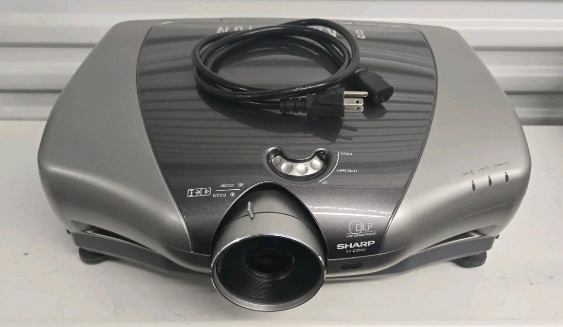 Sharp XV-Z12000 VISION DLP Projector - TESTED - FULLY WORKING - NO REMOTE -