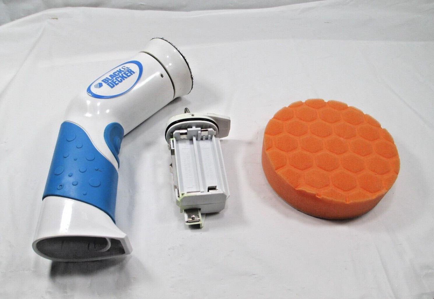 ROTATING CLEANER CORDLESS BATTERY OPERATED B&D PREOWNED