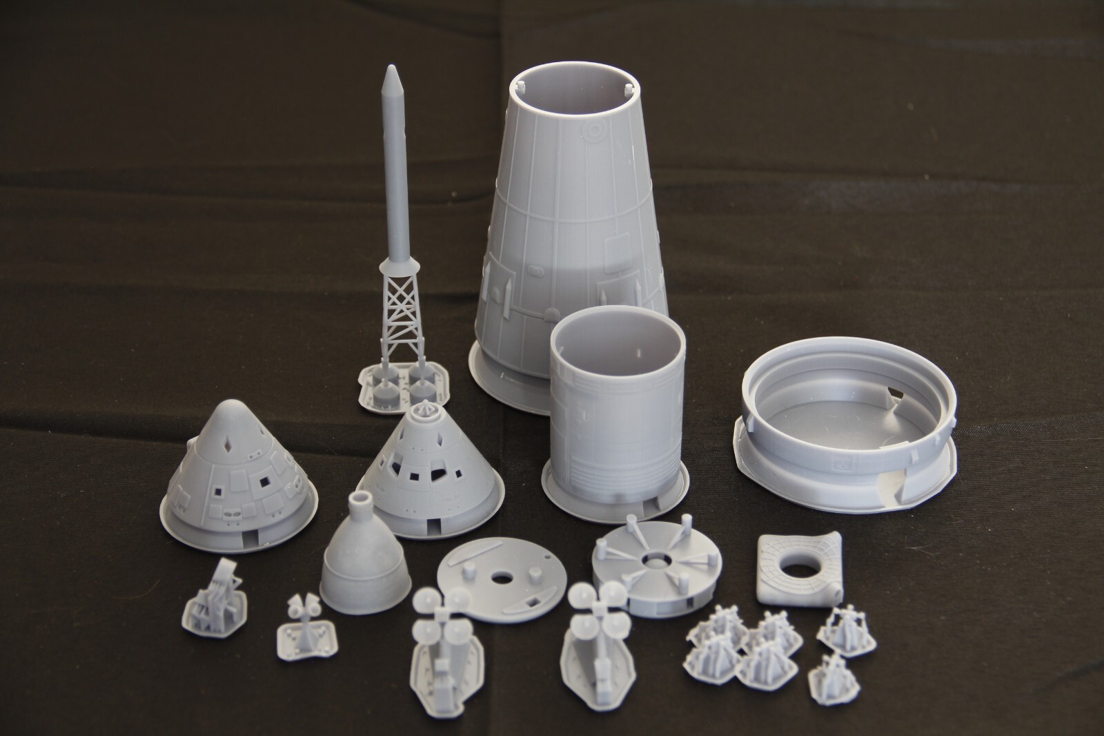Highly detailed 1/96 scale Saturn V Command Module stack - 3D resin printed kit
