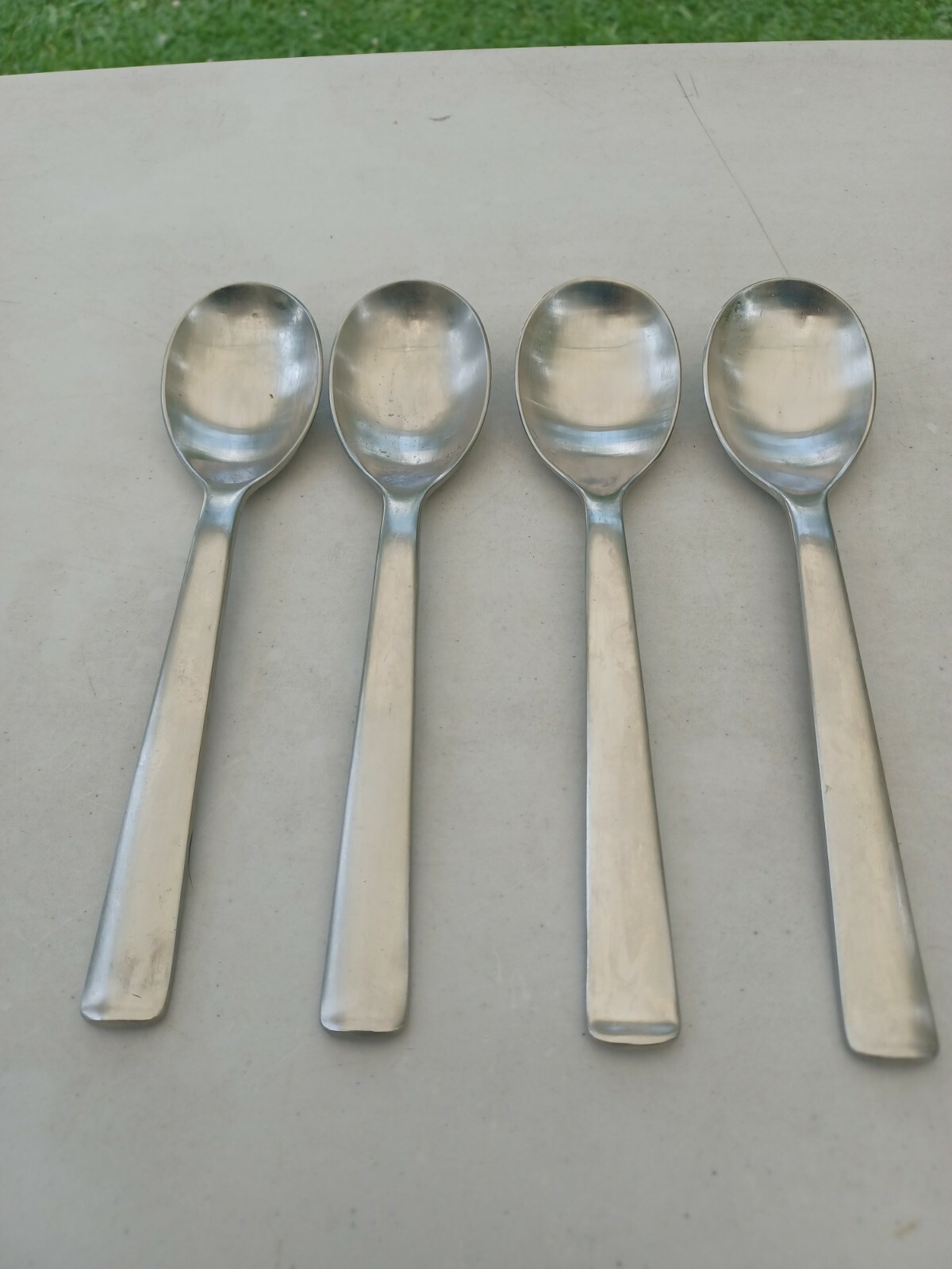 Lot of 4 Oval Soup Spoons Robert Welch Merit Satin Stainless 7 3/4"