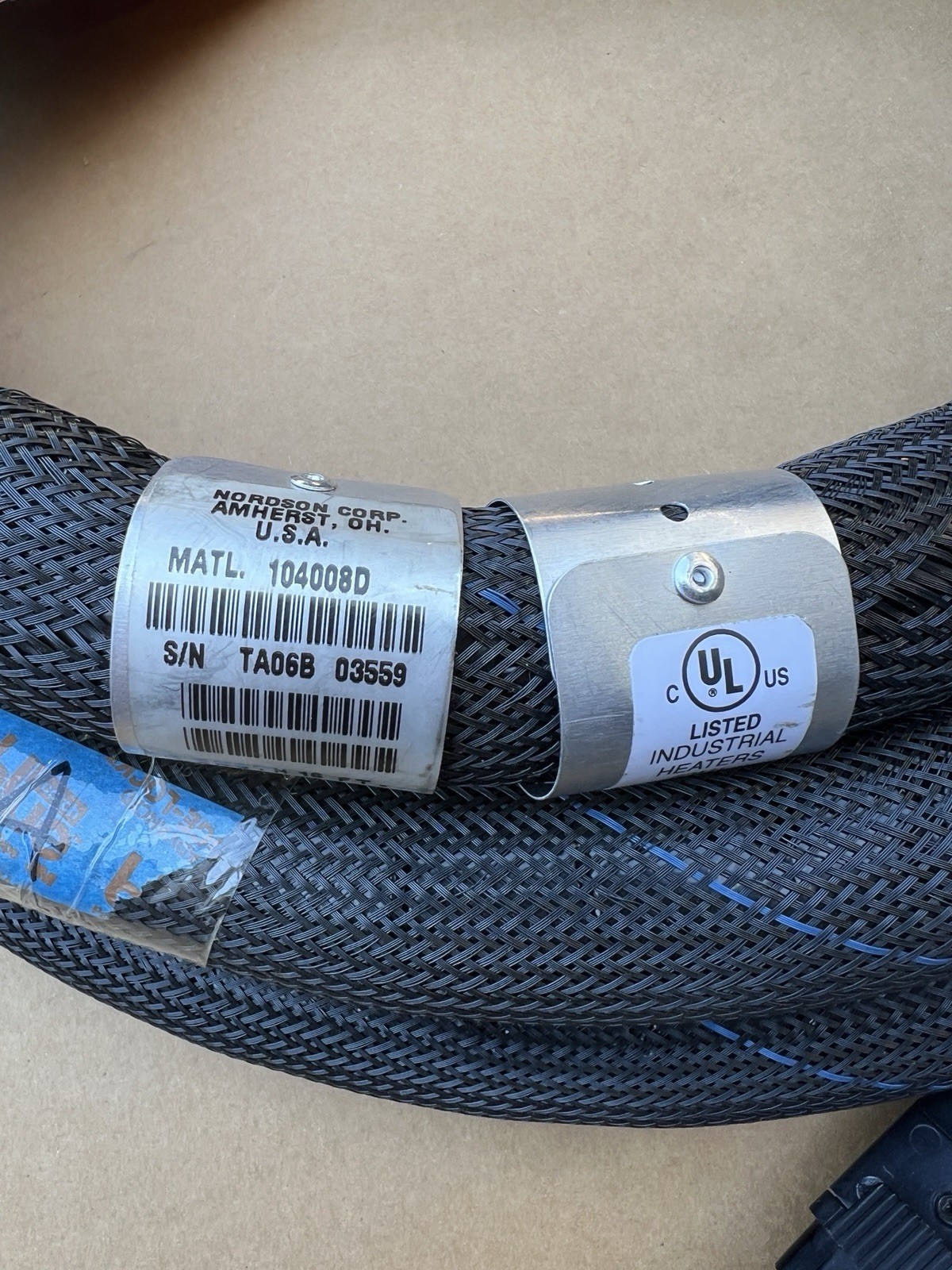 Nordson 16ft Black Hot Melt Adhesive Hose PN 104008D, Rectangular Plug