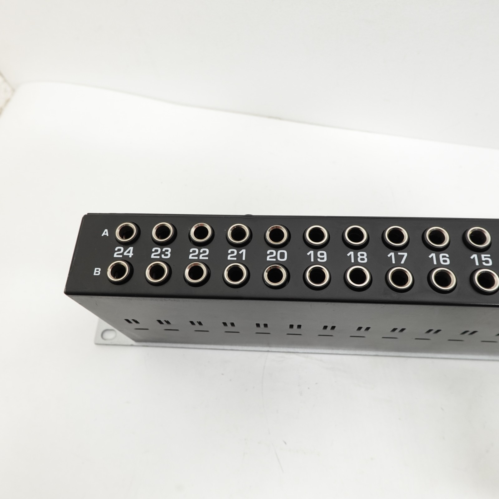 Ultrapatch Pro PX3000 3-Mods Multi-Functional 48-Point Balanced Patchbay
