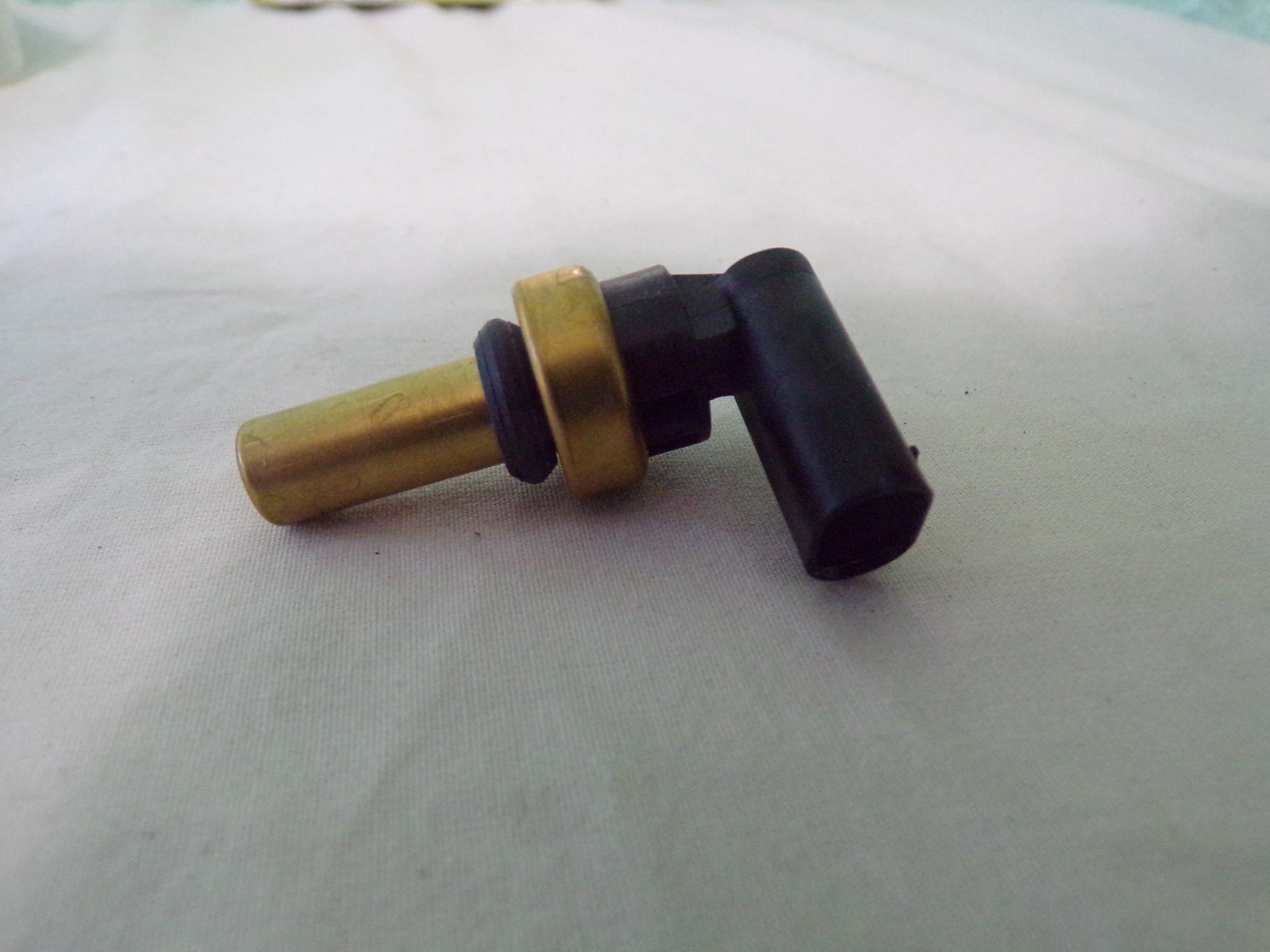 OEM Engine Coolant Temperature Sensor for Select GM models OE# 12641073