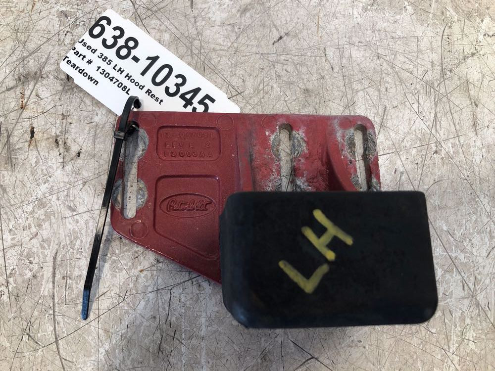 2005 Peterbilt 385 Hood Rest (638-10345)