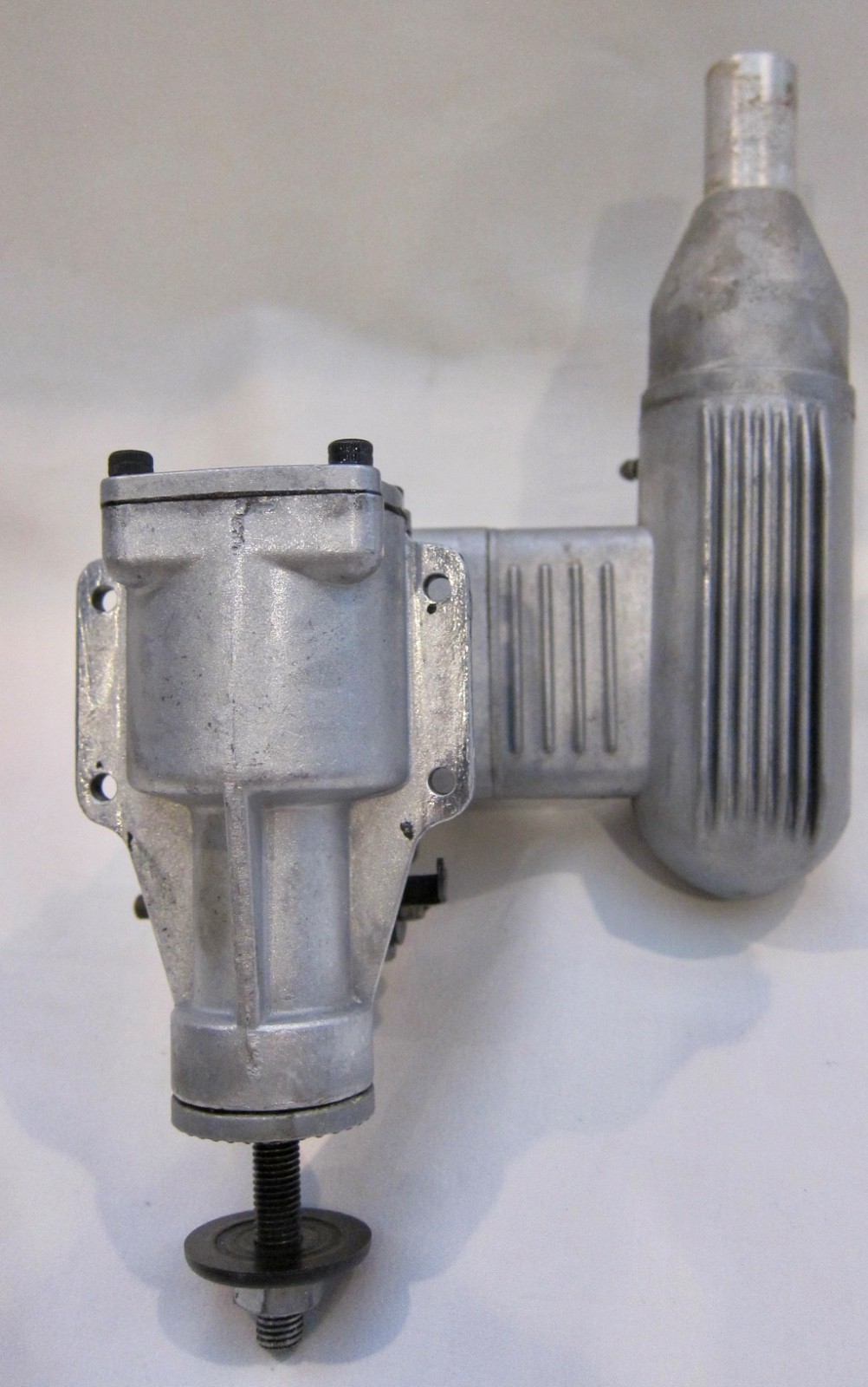 K&B 61 R/C Model Airplane Engine with Muffler