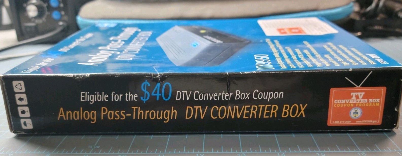 Digital Stream DTX9950 Analog Pass Through DTV Converter Box With Remote