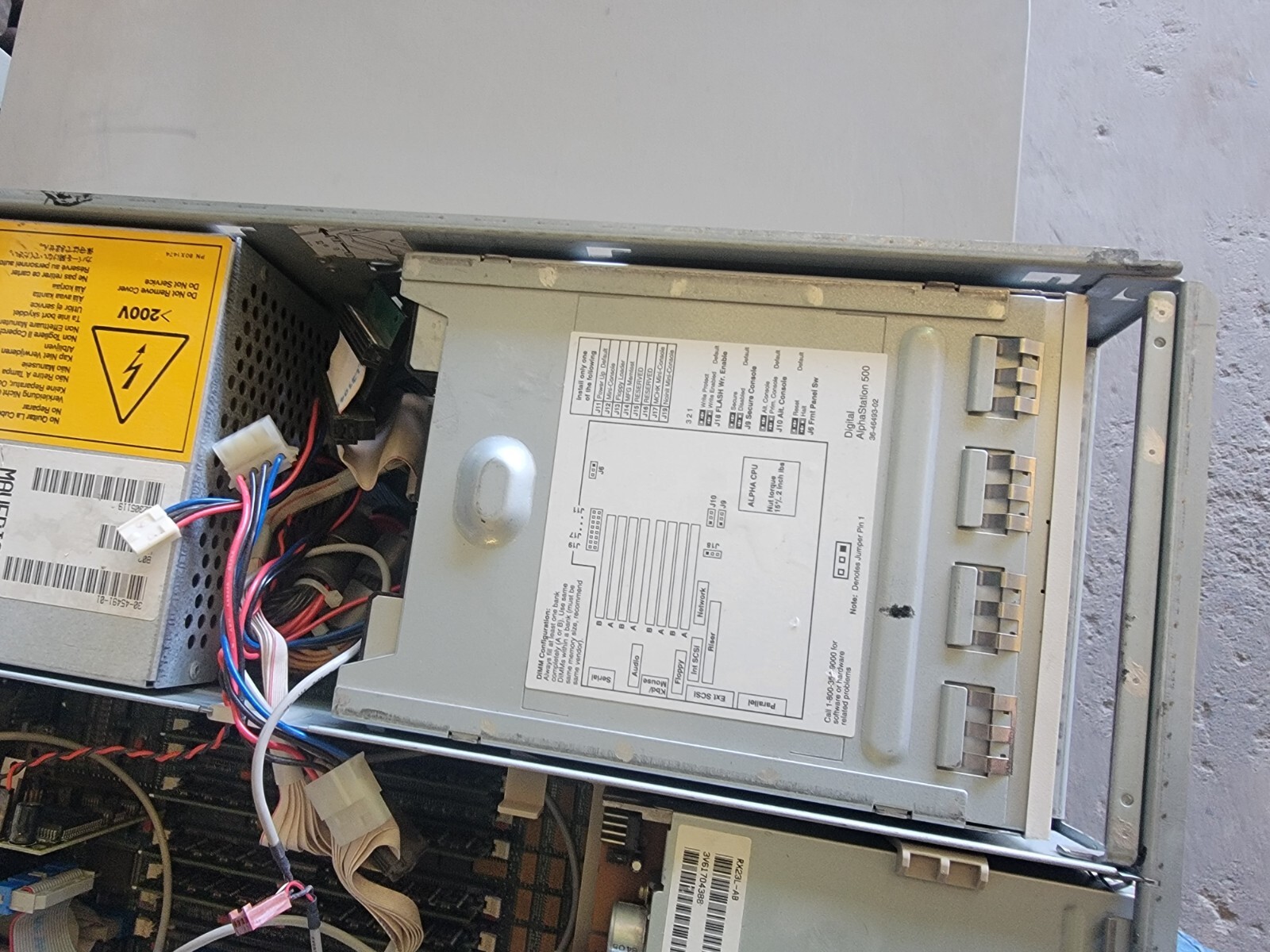 DEC Digital Alphastation 500 PB540-A9 - Missing Cover, See Pics