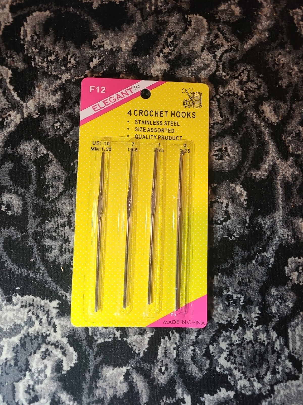 4 Crochet Hooks Needles Steel 1.30 mm 1.65 mm 2.75 mm and 3.25 mm All in a Pack