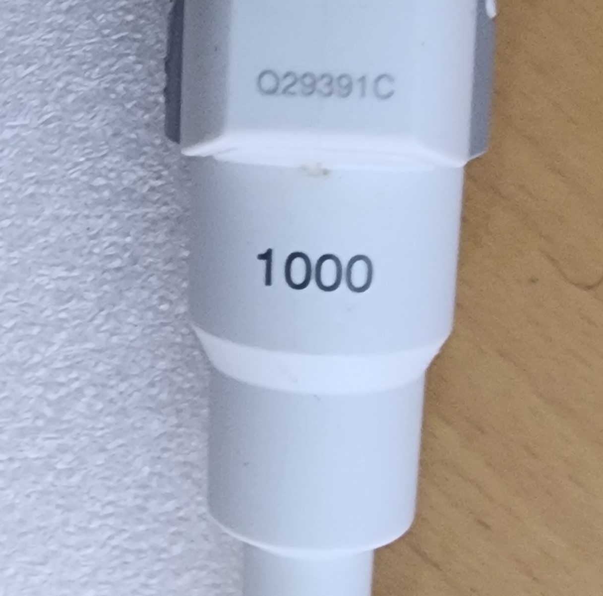Eppendorf Research® plus Pipette, fixed volume single-channel, volume 1000 μL