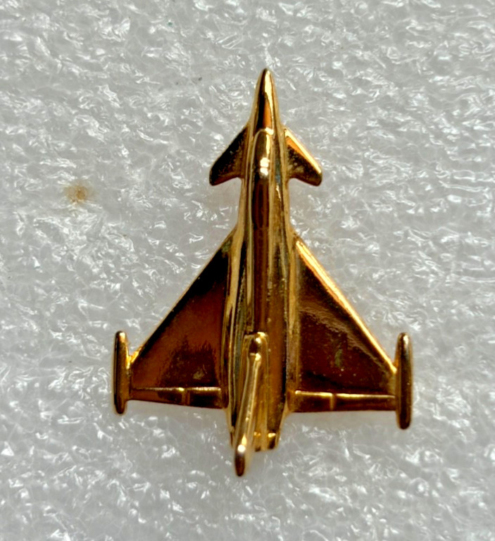 TYPHOON EUROFIGHTER GOLD TONE TIE PIN BADGE
