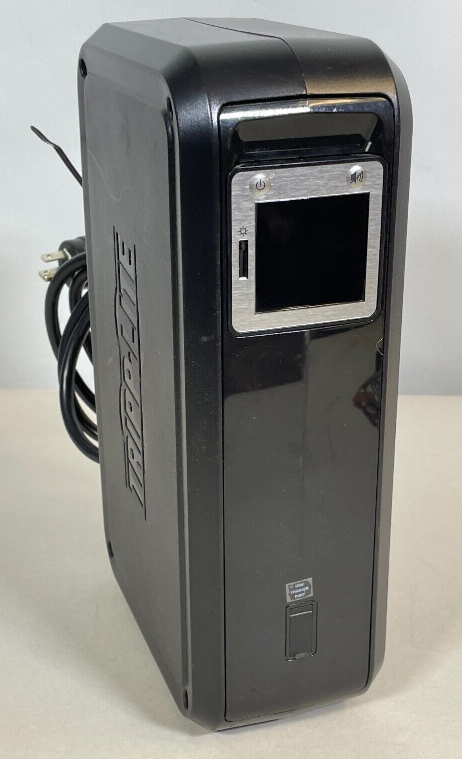 Tripp Lite Battery Backup 8 Outlet G1010USB – will not charge Battery