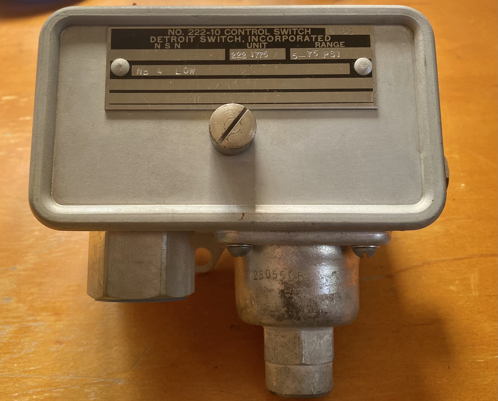 Detroit Switch 222-10 Control Switch 222-1775 5-75 PSI