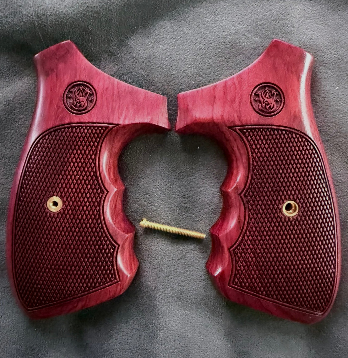 s&w K,L frame grips Fit both round butt/square butt,Smith and Wesson,NewHardwood