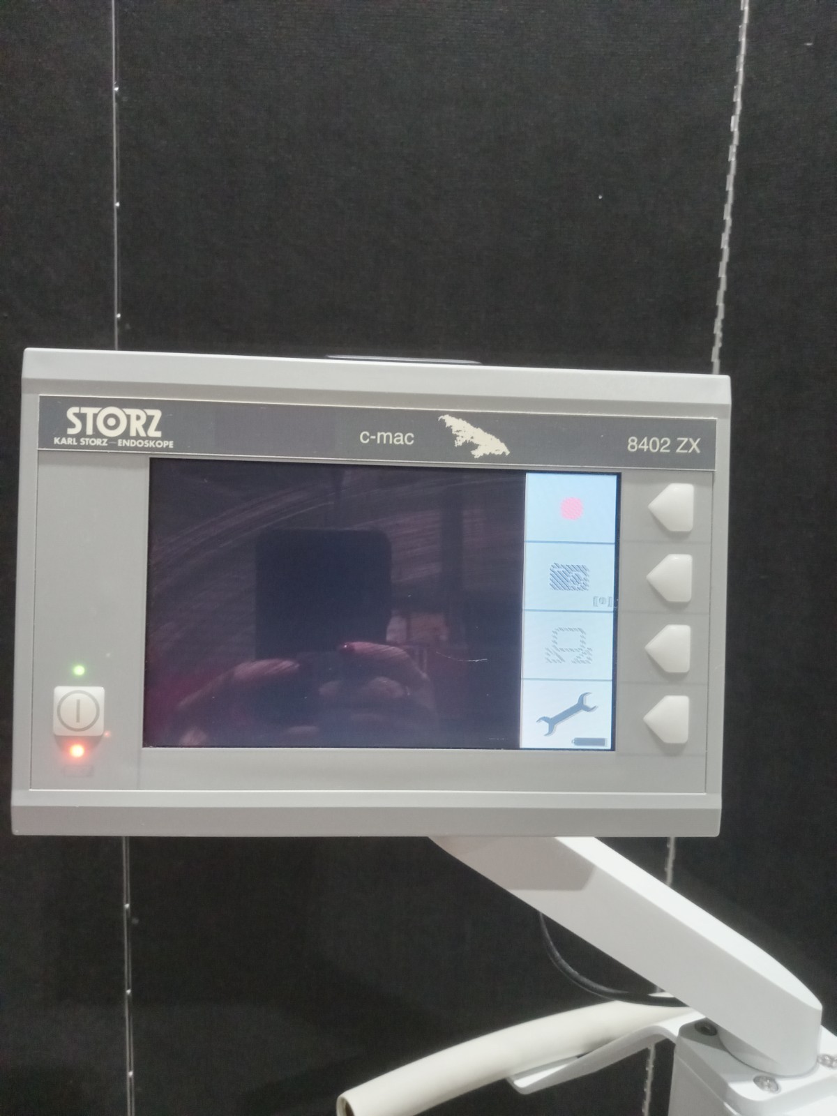 Karl Storz 8402 ZX C-MAC Video Laryngoscope Monitor w/ Stand DC