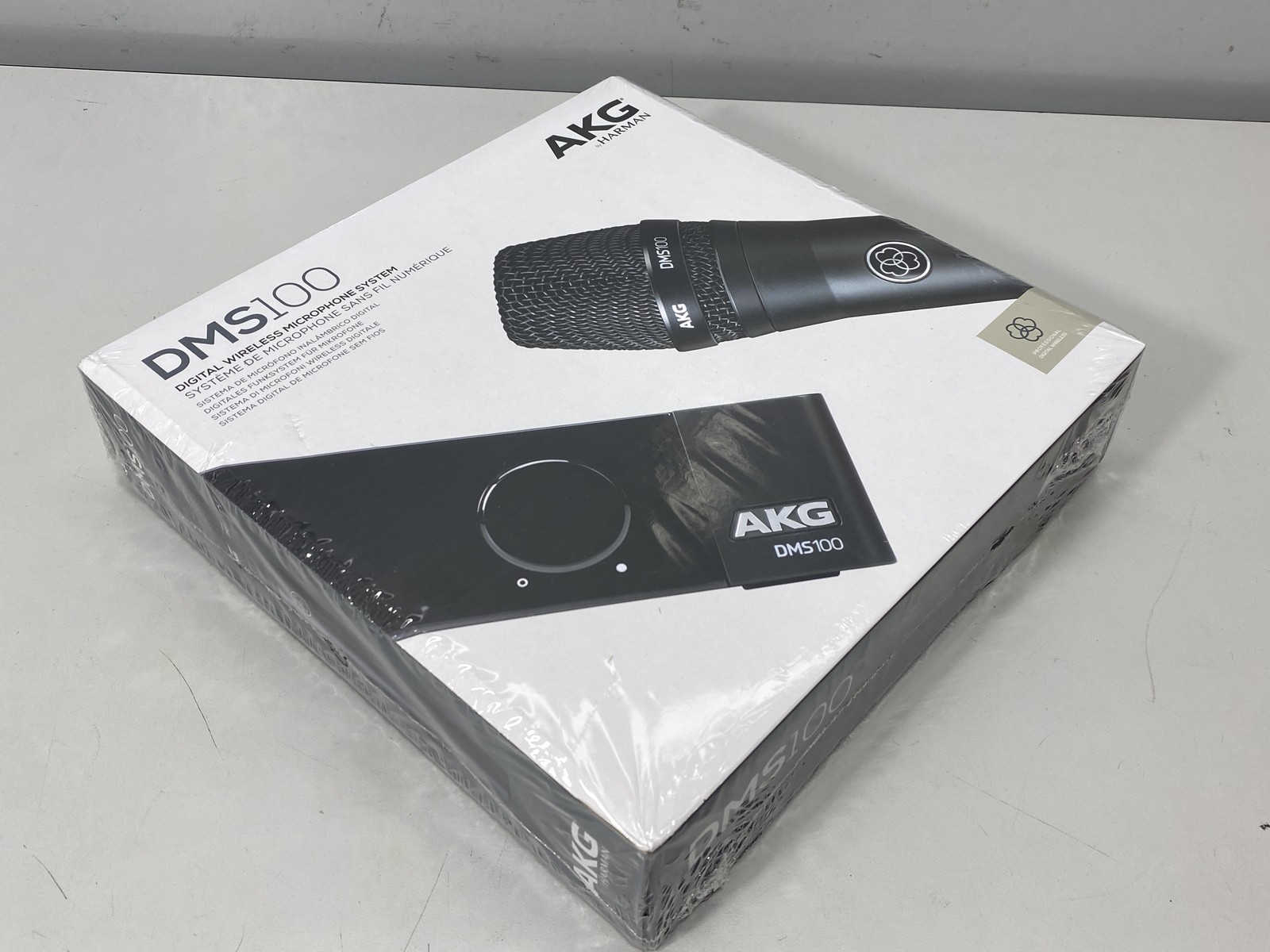 AKG DMS100 Digital Wireless Handheld Microphone System