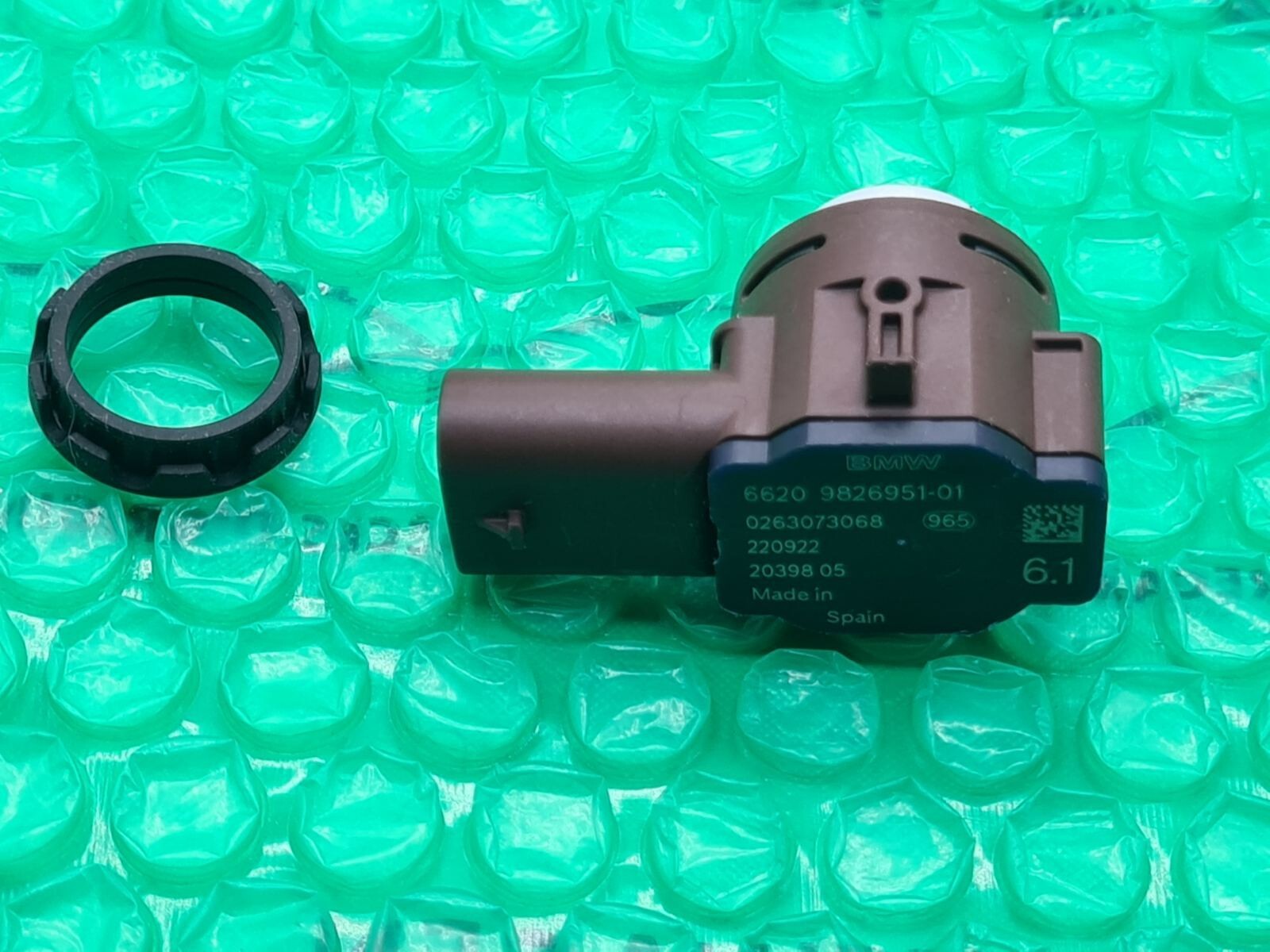 66209826951 NEW OEM BMW Parking Sensor