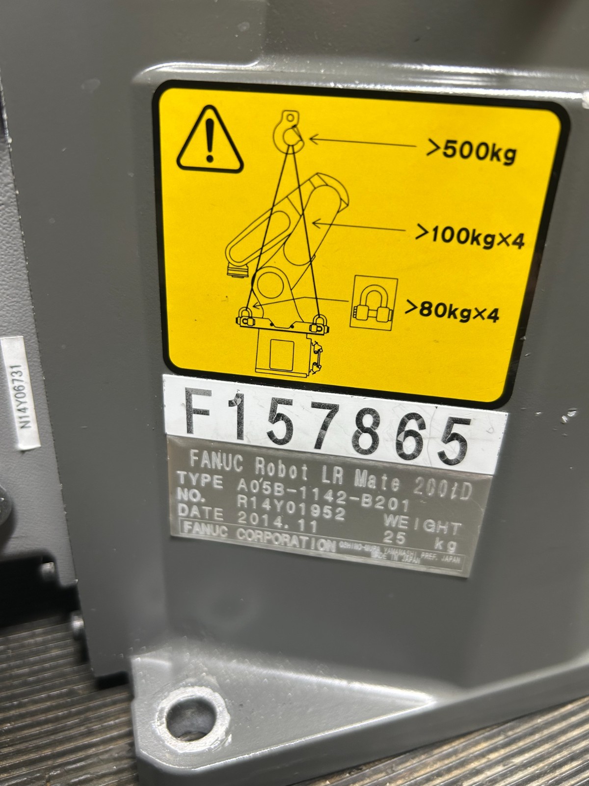 Fanuc LR Mate 200iD w/ R-30iB Controller & i Pendant Handheld unit