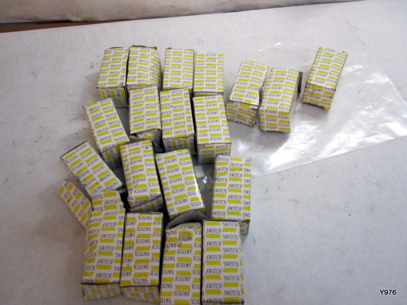 Die-cast push-on starter switch set of 19