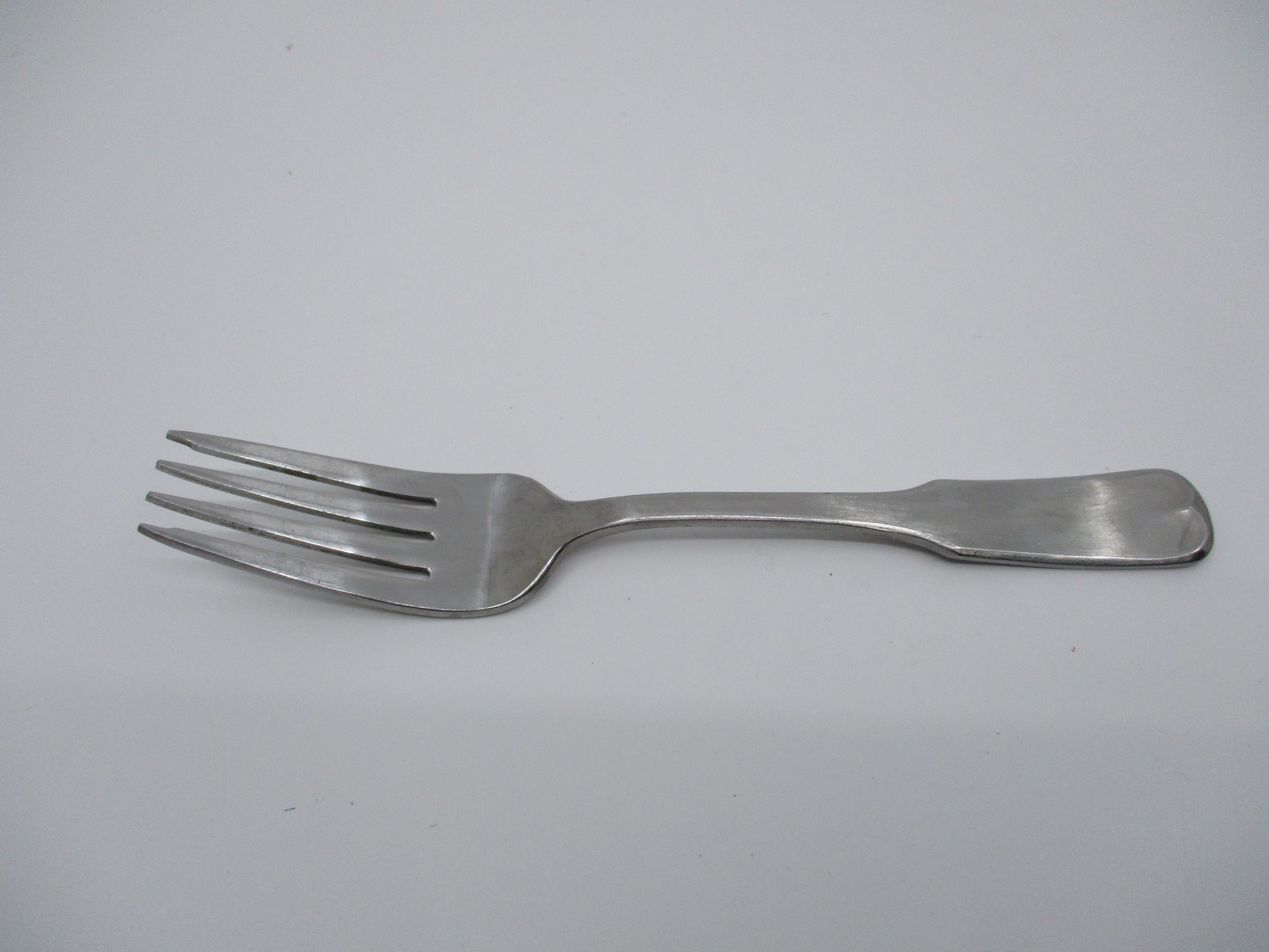 INTERNATIONAL STAINLESS WESTMINSTER SALAD FORK - 6 5/8" - 08I