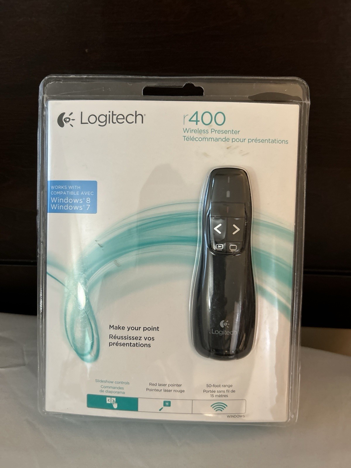 New Logitech Wireless Presenter R400, Wireless Presentation Remote Clicker/Laser