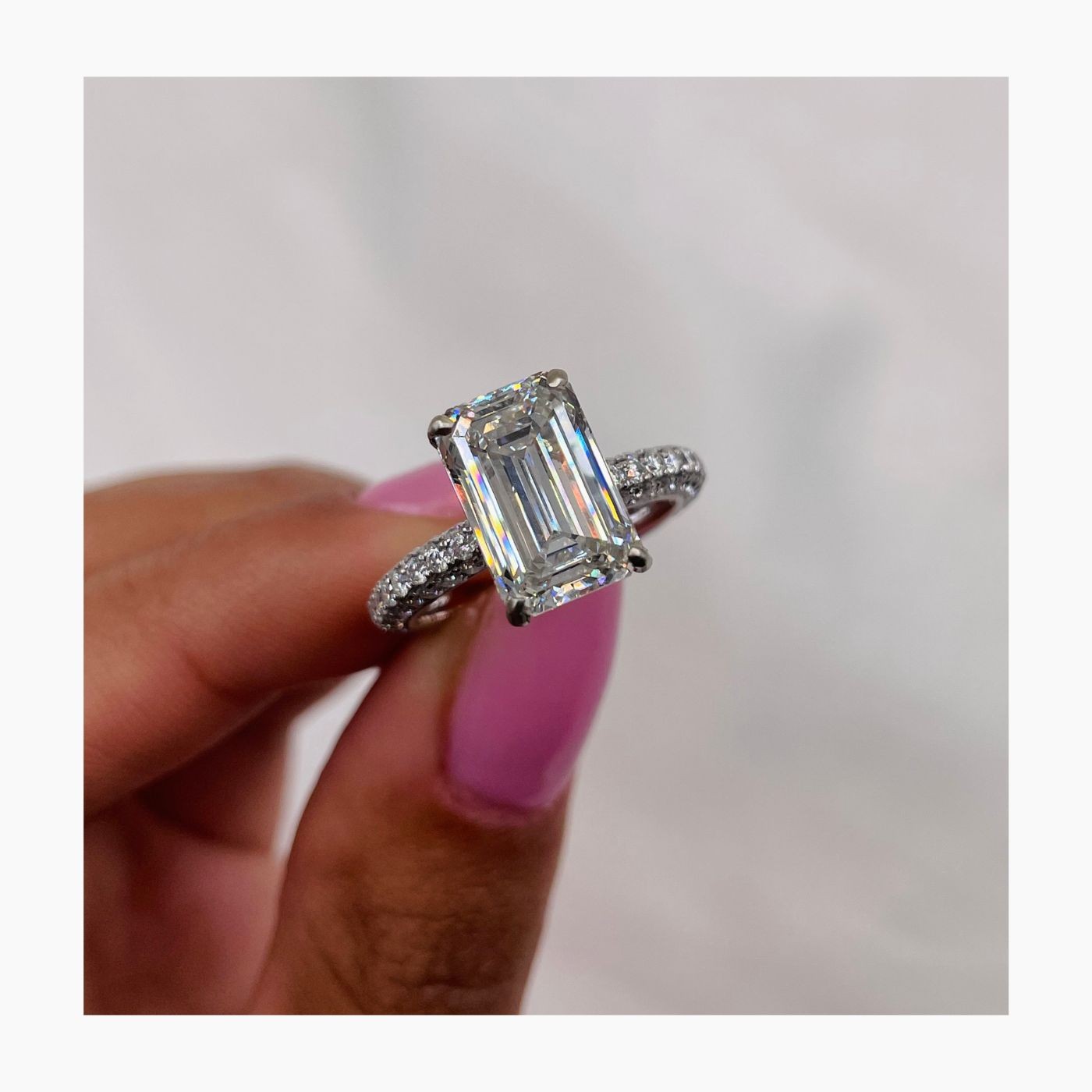 Diamond Engagement Ring Emerald IGI Certified VS1 F 4.2 Carat 14K White Gold