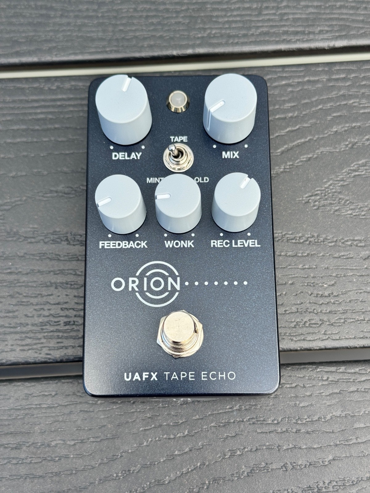 Universal Audio UAFX Orion Tape Echo Effects Pedal Blue LN