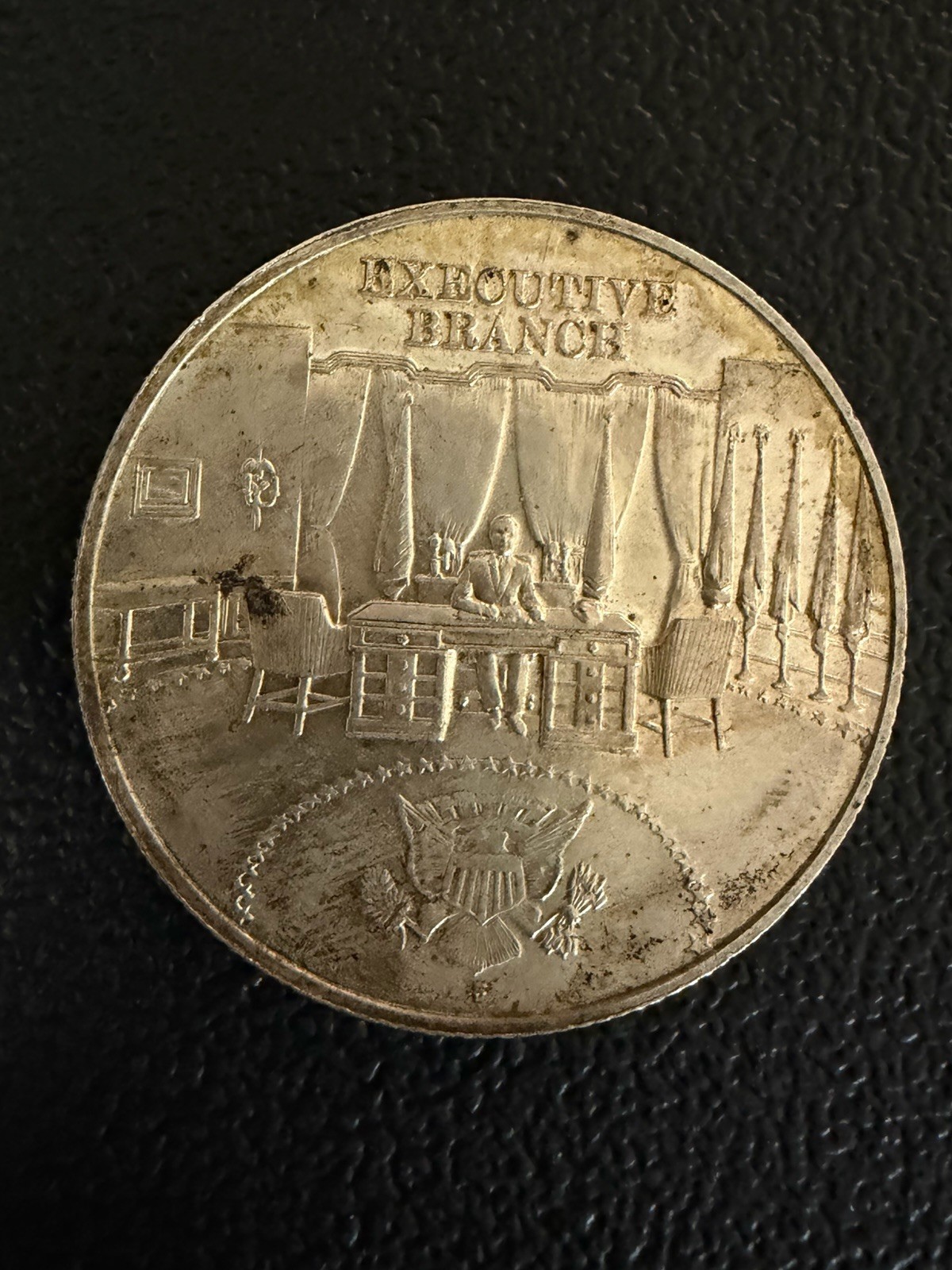The White House 200th Anniversary Coin 1oz Silver Coin - The Executive Branch