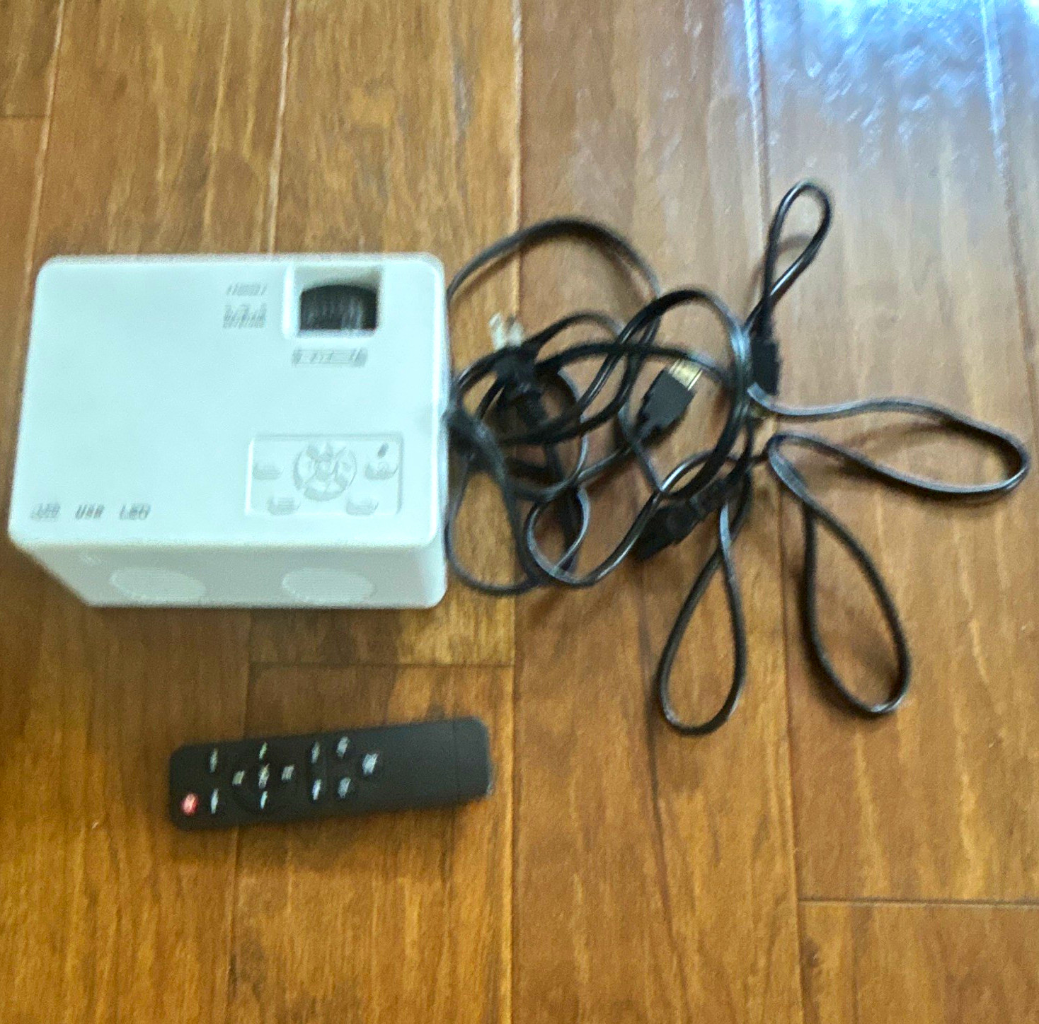 PURSHE HI-01 LCD LED Mini Projector White 1080p HDMI VGA w/ Remote 100% works