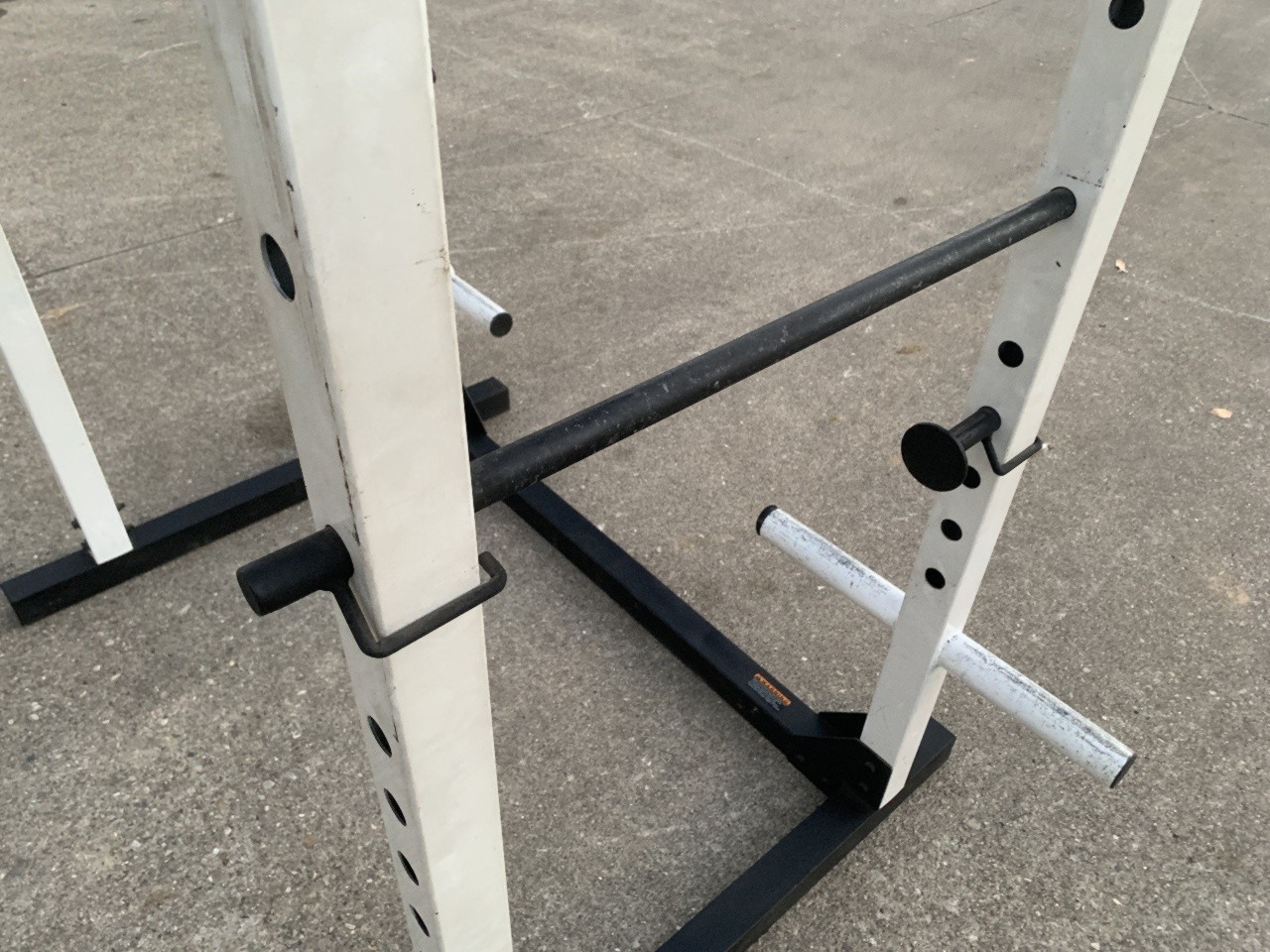 Squat Rack Power Bench Press Triceps Push Down Machine Muscle Chin Pull Up
