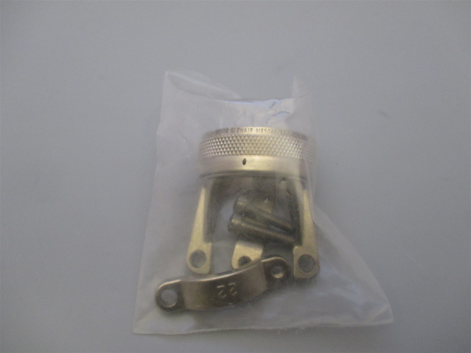 AMP Amphenol Glenair M85049/52-1-22N MS3417-22N