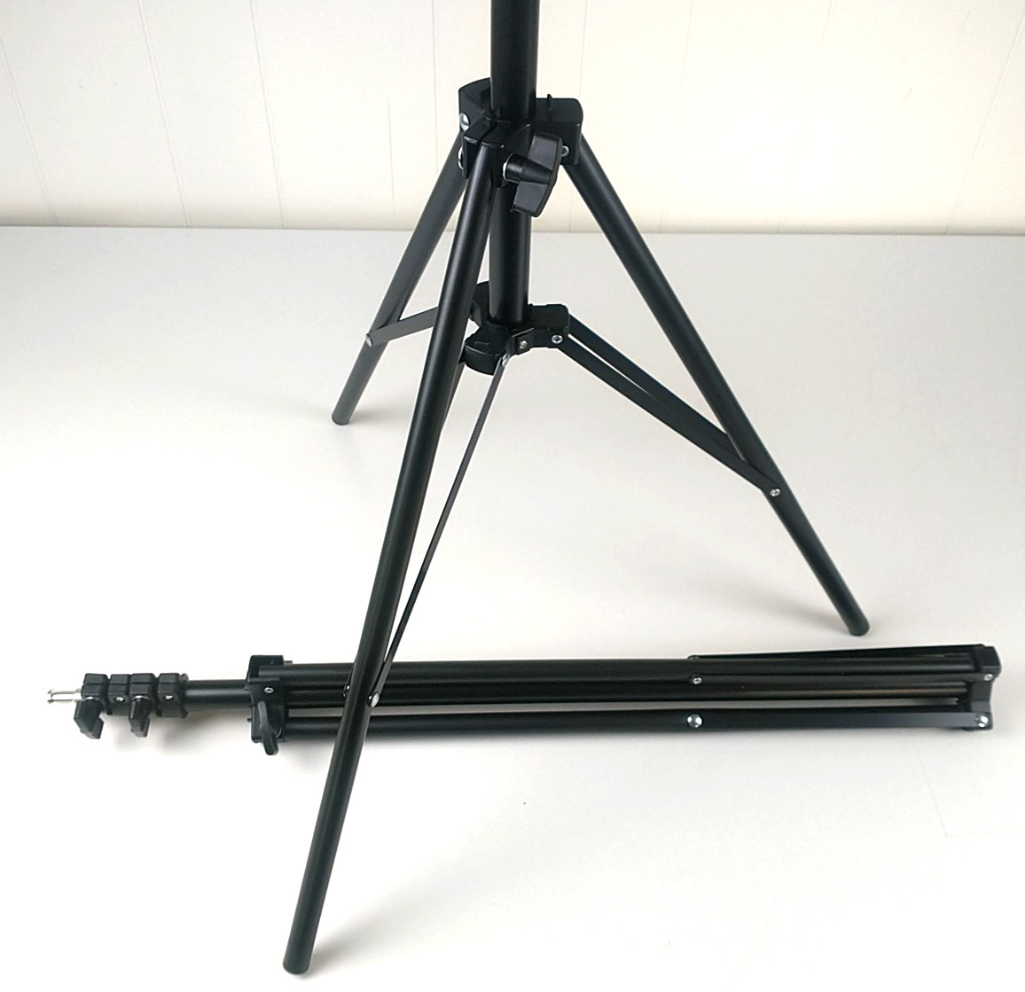 Aluminum Light Stands 7' Lot of 2 Stud is 1/2" x 1" SV Photo Studio Tripods