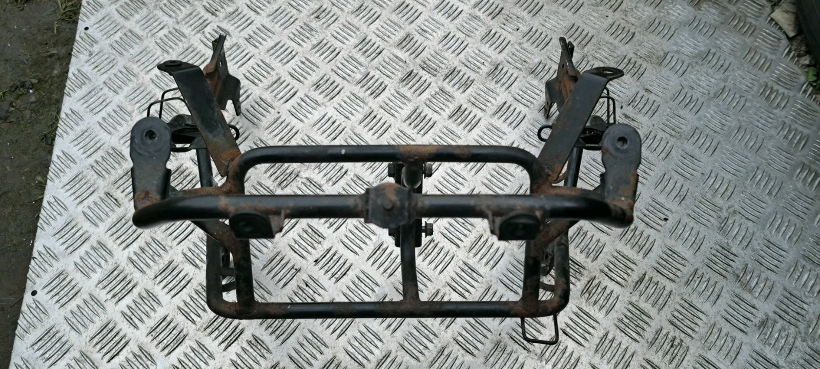 Yamaha XJ 900 Fairing Bracket Front Fairing Stay. Headlight Bracket. 1996.