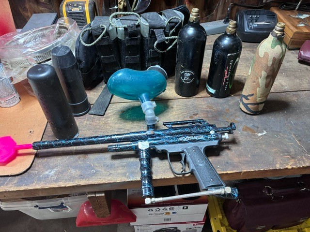 Paintball Accessories Package – Multiple CO₂ Tanks & Gear