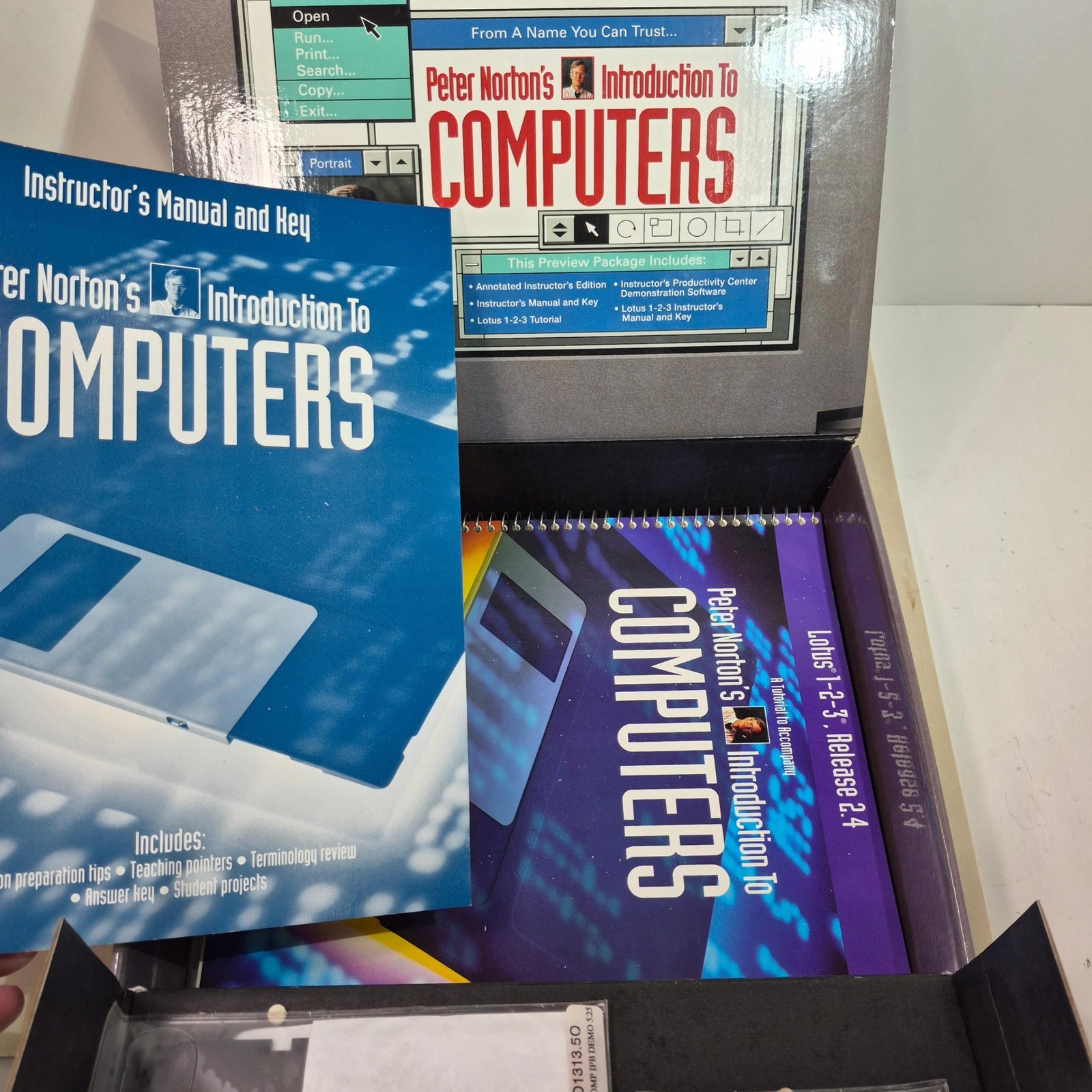 Vintage Peter Norton's Introduction to Computers 1995 Instructor Preview Set Box