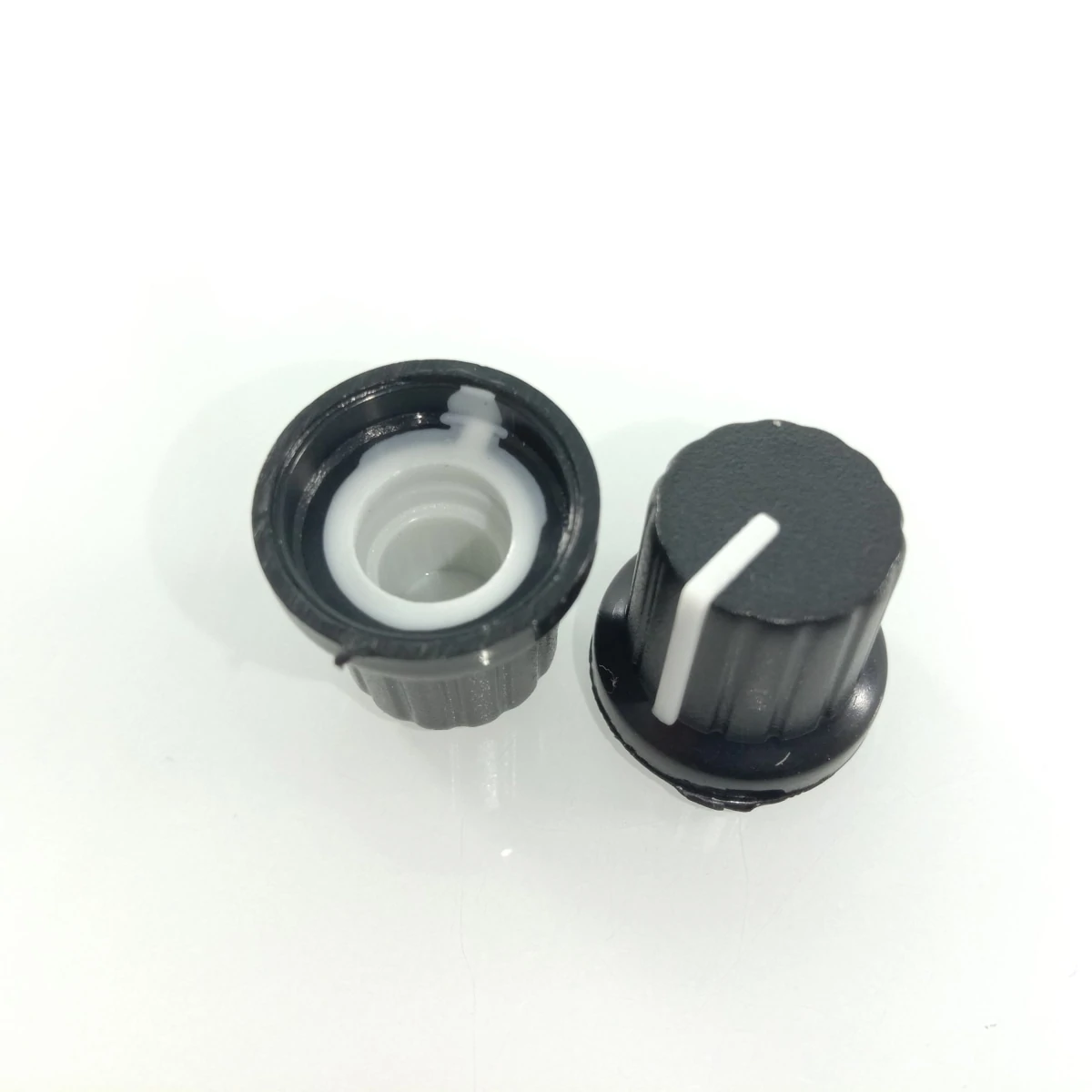 10pcs 6mm Diameter Shaft Hole Plastic Threaded Knurled Potentiometer Knobs Caps
